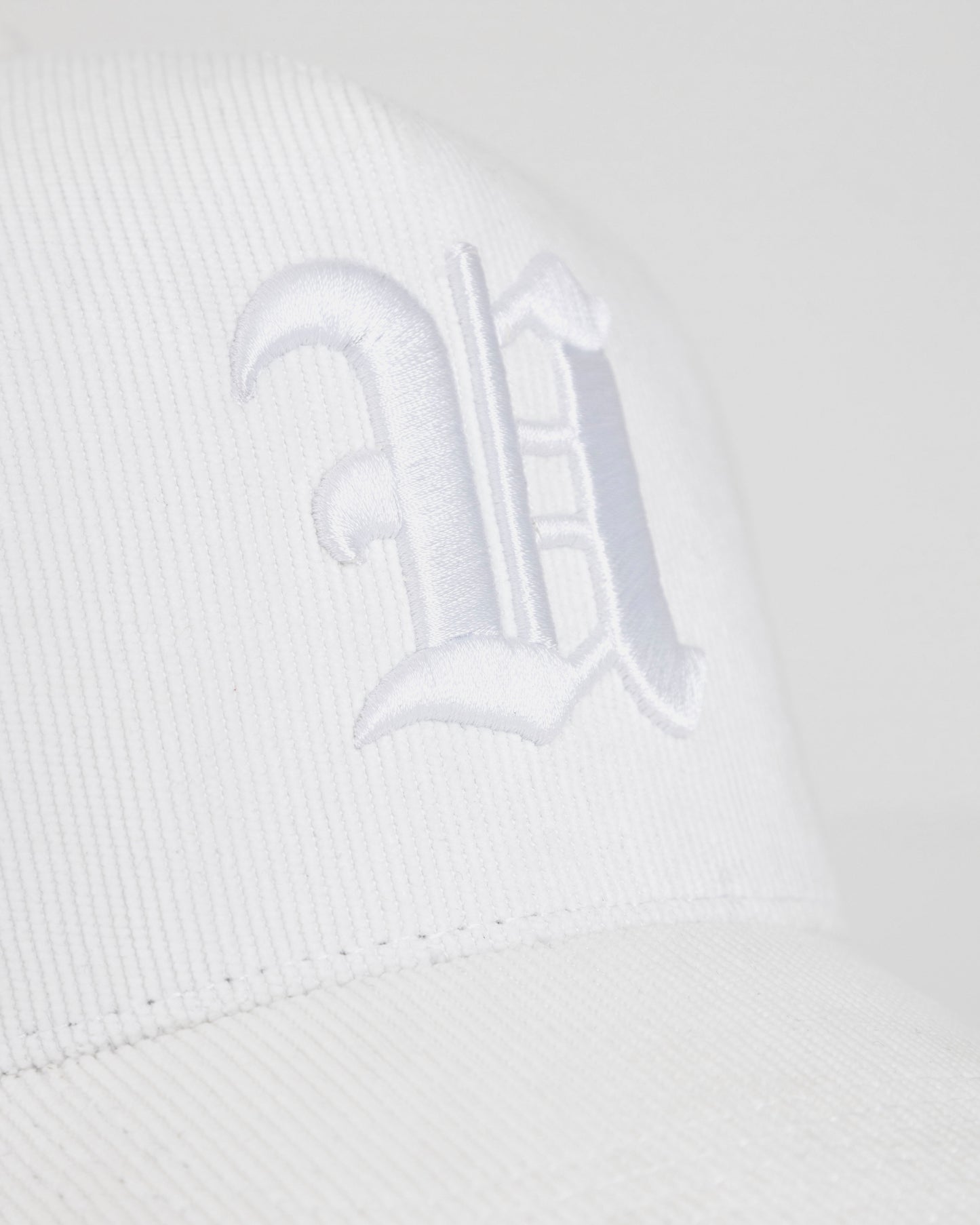 GORRA UNDERGOLD U CORDUROY TRUCKER CREMA